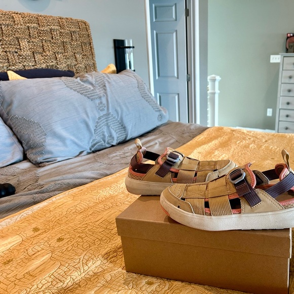 Adorable boat shoes Multicolored tan water/boat shoes Size37/6 - Picture 2 of 7